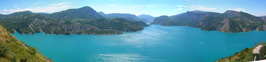 Am Lac de Serre-Ponçon Am Lac de Serre-Ponçon
