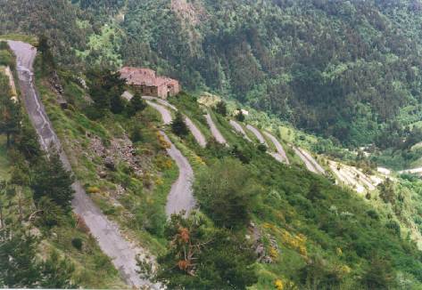 48 Kehren auf der alten Tendestrae ...