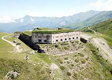 Jahre spter mit Drohne: Wieder am Fort 