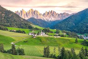 Die Drei Zinnen: Beeindruckende Panoramen in Südtirol (Pixabay © alexvi82 CCO Public Domain)