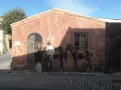 ... mit hbschen Fassadenmalereien ...