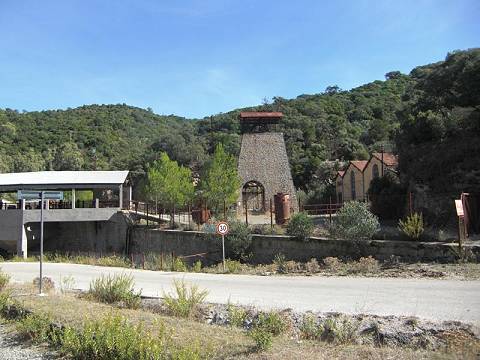 Jede Menge Schachttrme und Verarbeitungsgebude ...