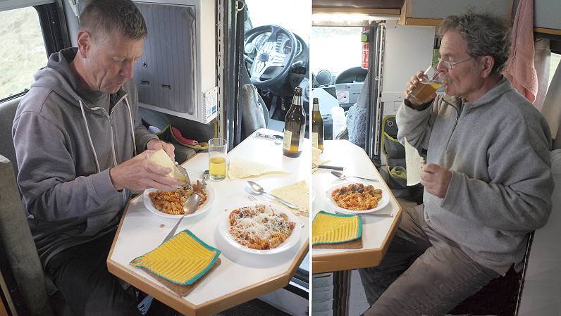 Schmeckt noch immer: Fusilli und Ratatouille vom Vortag ...