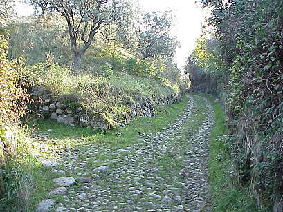 ... auf der Antica strada Valeriana ...