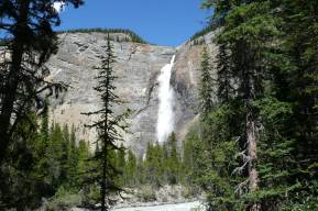 Imposant: Takakkaw Fall ...