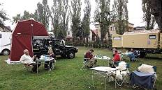 Das erste gemeinsame Frhstck: Nicht mehr lange auf Distanz ...