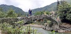 Erkundungstour: Alte Brücke bei Batumi ...