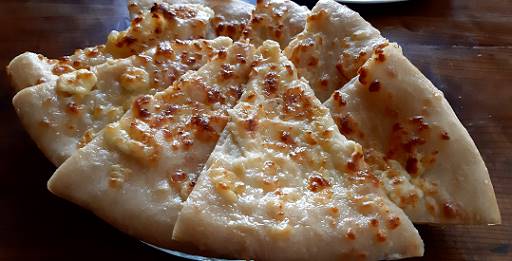 Leckereien aus Georgien: Imeretian Khachapuri ...