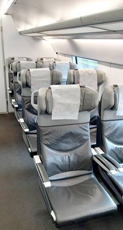 Zugabteil Zweite Klasse