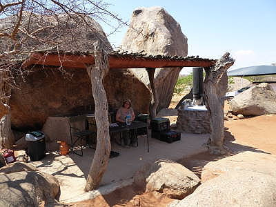 Namibia 2024: Outdoor-K�che im Outback