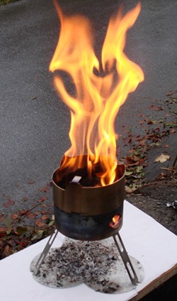 ... ... gibt dem Kocher Halt auf jedem Untergrund ... ... gibt dem Kocher Halt auf jedem Untergrund