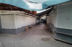 ... oder ganz geschlossen wegen Montag ..? ... oder ganz geschlossen wegen Montag ..?