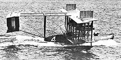 Landung in Nhe der USS COLUMBIA