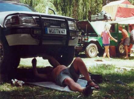 Camp Fes: Autoreparatur muss sein ...