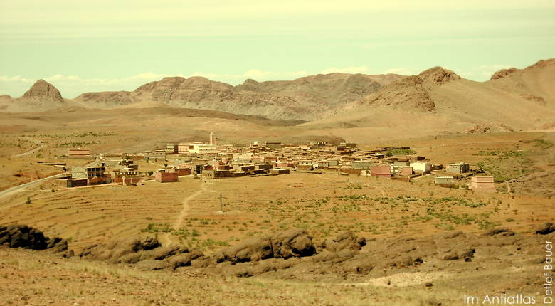 Stndig neues Panorama und spektakulre Aussichten ...