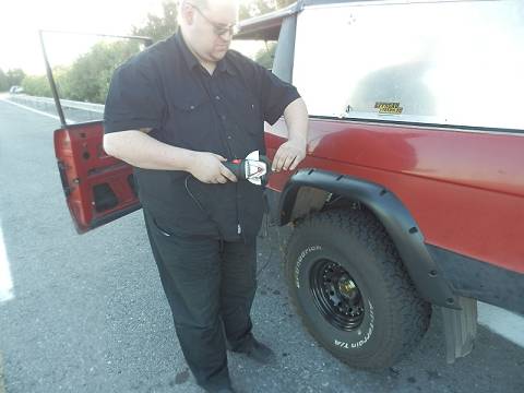 Reparieren der Spannrolle, 50m vor der Mautstelle ...