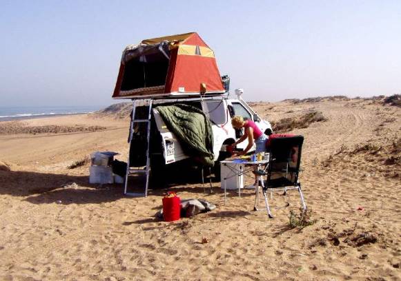 Übernachtung am marokkanischen Strand ...