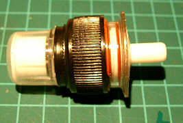 Trinknippel und Gewindeteil montiert Trinknippel und Gewindeteil montiert