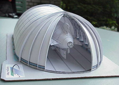 Das Teil ist fertig - Hallentrger mit Fotokopien ...