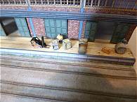 Selbst ein Gabelstapler steht schon bereit ...