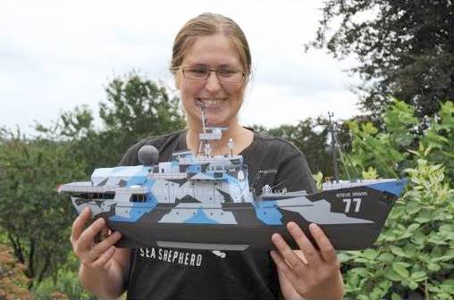 Ulrike Fentens mit der STEVE IRWIN ...