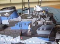 Im Modell: Mannschaft von 12 Personen ...