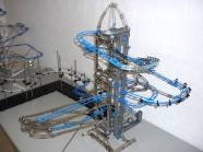 ... und die Kugel landet im rechten Turm (und umgekehrt)