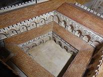 Blick auf Kreuzgang alter Palast, andere Sicht, siehe Bild Original oben