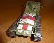 Weiß-rot-weiße Kennzeichnung wie später üblich Weiß-rot-weiße Kennzeichnung wie später üblich