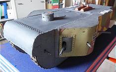 Die Kasematten behalten den Tarnanstrich (bis auf die Kanonen)