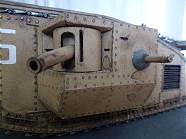 5,7 cm Kanone und MG in seitlicher Kasematte 5,7 cm Kanone und MG in seitlicher Kasematte