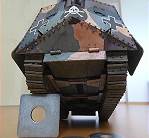 Aufgebockt: Blick auf den Unterboden ... Aufgebockt: Blick auf den Unterboden ...