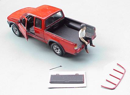 Entfernt: Heckklappe, Ladungssicherung, Antenne ...