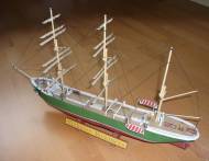 Mit Hilfe eines Ersatzteil-Baubogens fertiggestellt ...