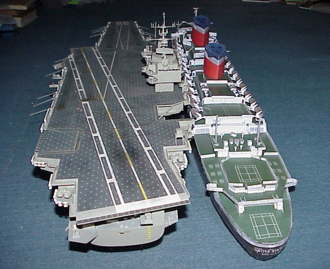 Seite an Seite im Modellkeller: "BigE" und "BigU"