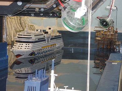 Schiffsverkehr: noch nicht automatisiert ...