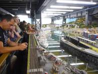 Schiffsverkehr noch RC-gesteuert ...