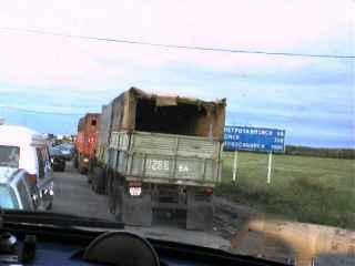 Vor der Kasachischen Grenze: LKW-Stau