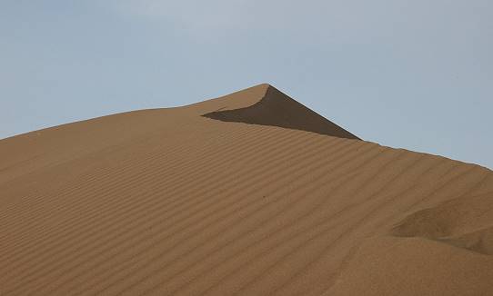 ... bis zu 100 m hohe Sanddnen ...