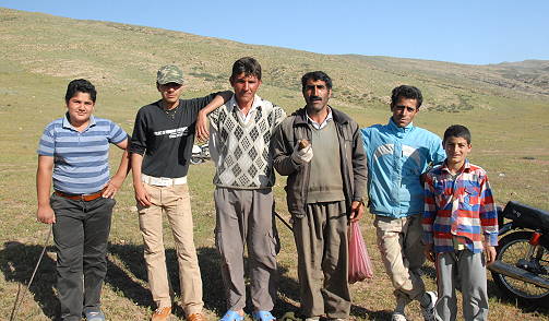 Ortskundige bei der Trffeljagd ...