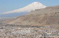 Erste Übernachtung mit Blick auf den Berg Ararat ...