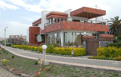 ... und nur wenige Stichstraen zum Meer ...