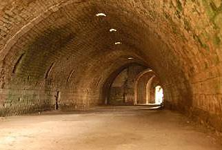 Stall fr bis zu 2000 Pferde ...