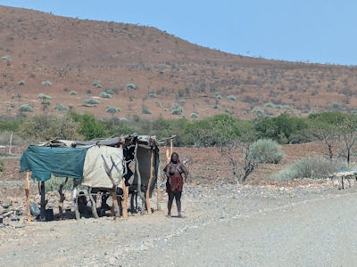 Himba am Straßenrand ... Himba am Straßenrand ...