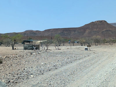 ... rustikale Souvenirshops ... ... rustikale Souvenirshops ...