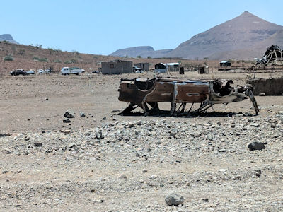 Damit wir nicht so enden: Hin und wieder ein Stopp mit Prüfung des Reifendrucks ... Damit wir nicht so enden: Hin und wieder ein Stopp mit Prüfung des Reifendrucks ...