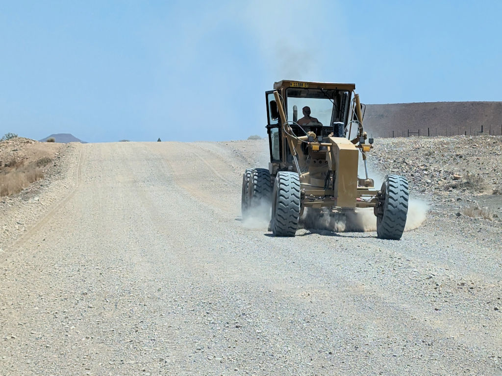 ... da helfen die Straßenmaschinen wenig ... ... da helfen die Straßenmaschinen wenig ...