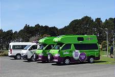 Die grünen Busse sieht man später täglich irgendwo ... Die grünen Busse sieht man später täglich irgendwo ...