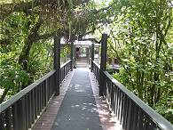 Einladend: Keine Zugbrücke zum Roselands Restaurant ... Einladend: Keine Zugbrücke zum Roselands Restaurant ...