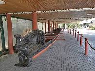 Was passiert bei Seegang? 20 m langes Maori-Stammes-Ruderboot ... Was passiert bei Seegang? 20 m langes Maori-Stammes-Ruderboot ...